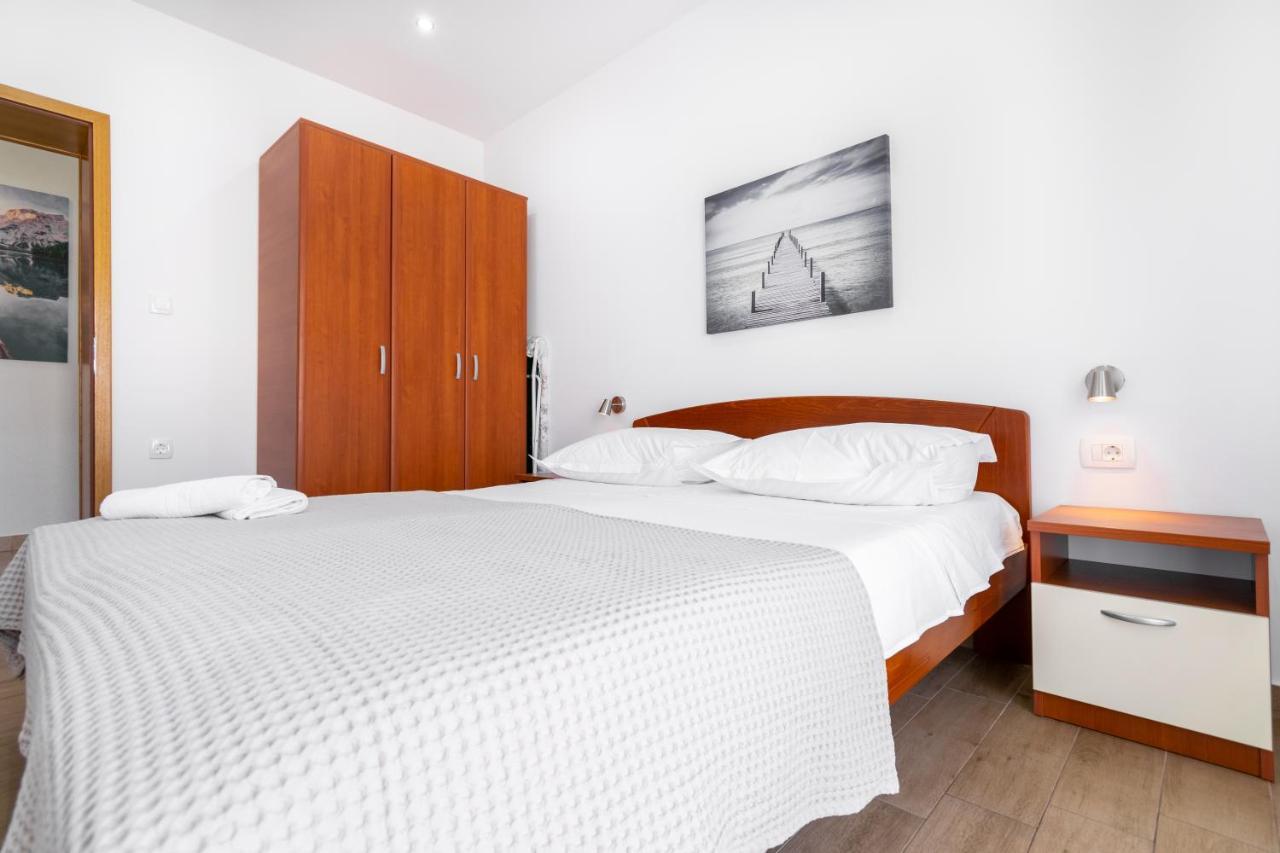 Apartmani Roko Baška Voda Esterno foto