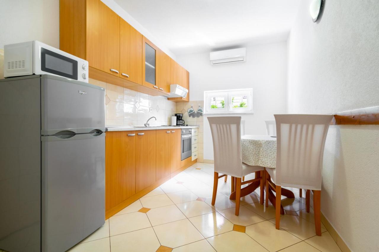 Apartmani Roko Baška Voda Esterno foto