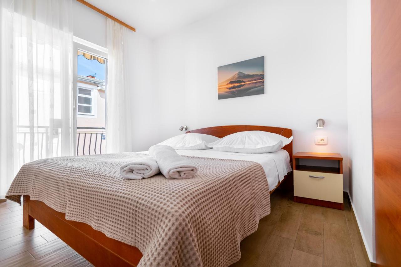 Apartmani Roko Baška Voda Esterno foto