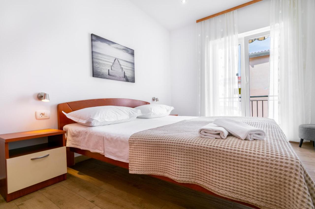 Apartmani Roko Baška Voda Esterno foto