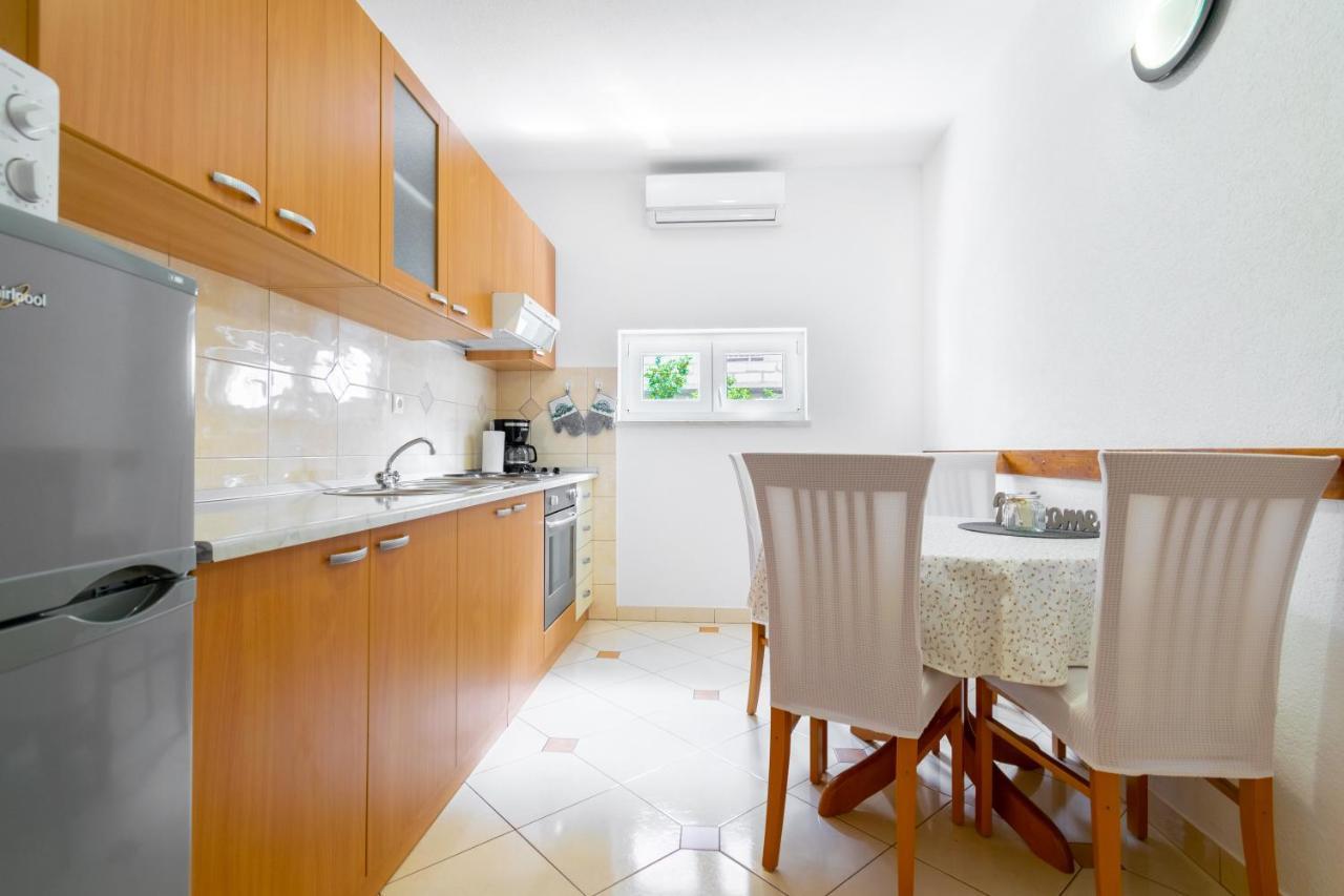 Apartmani Roko Baška Voda Esterno foto