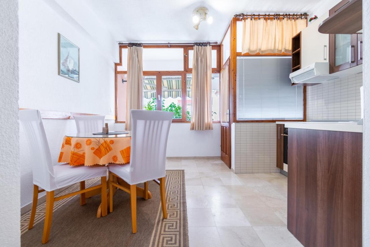 Apartmani Roko Baška Voda Esterno foto