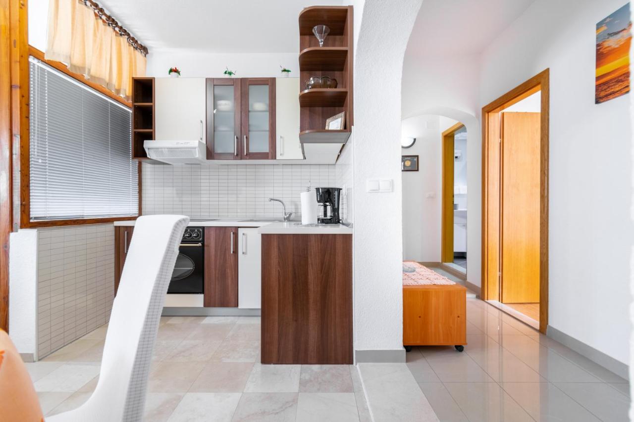 Apartmani Roko Baška Voda Esterno foto