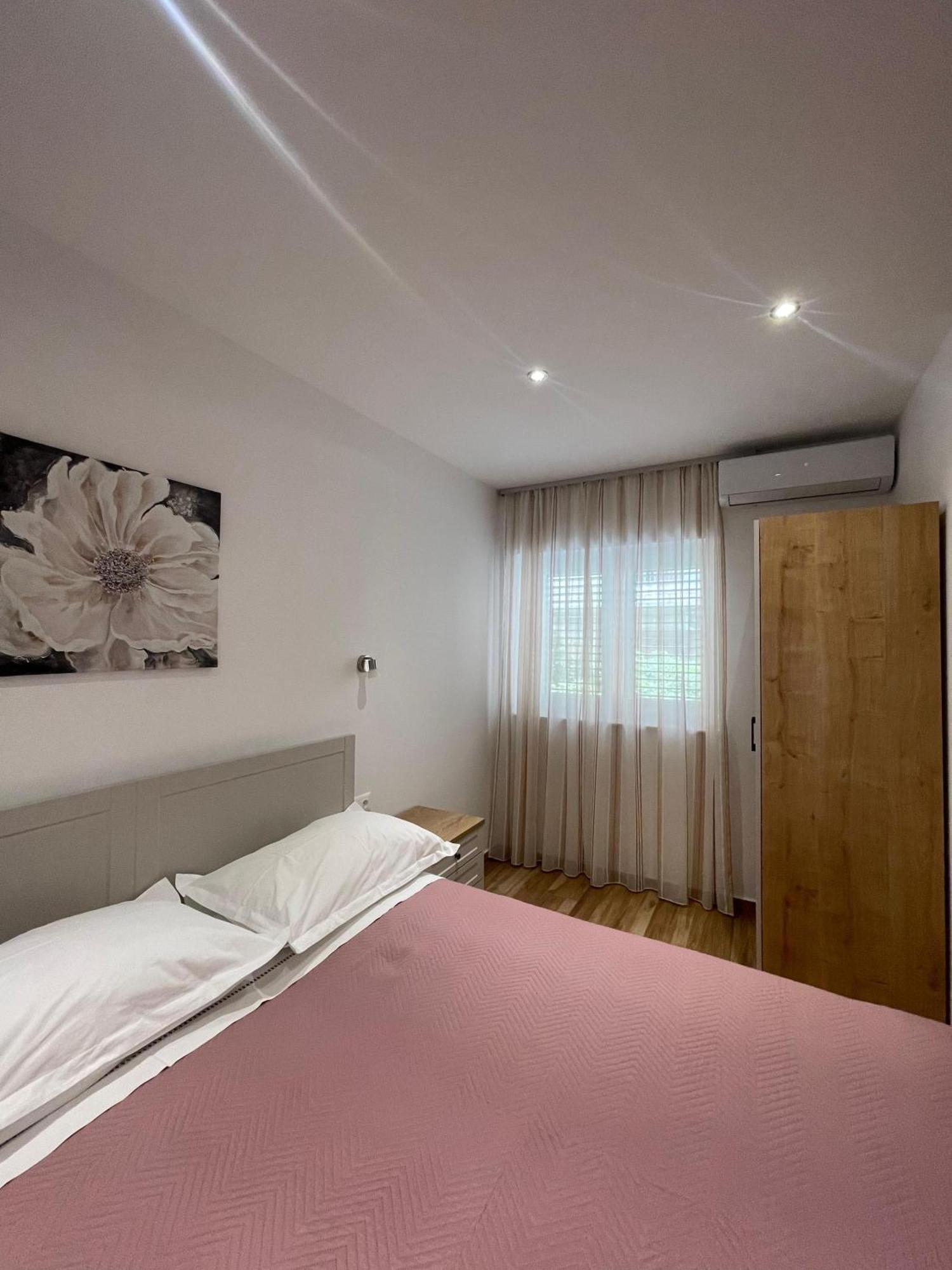 Apartmani Roko Baška Voda Esterno foto