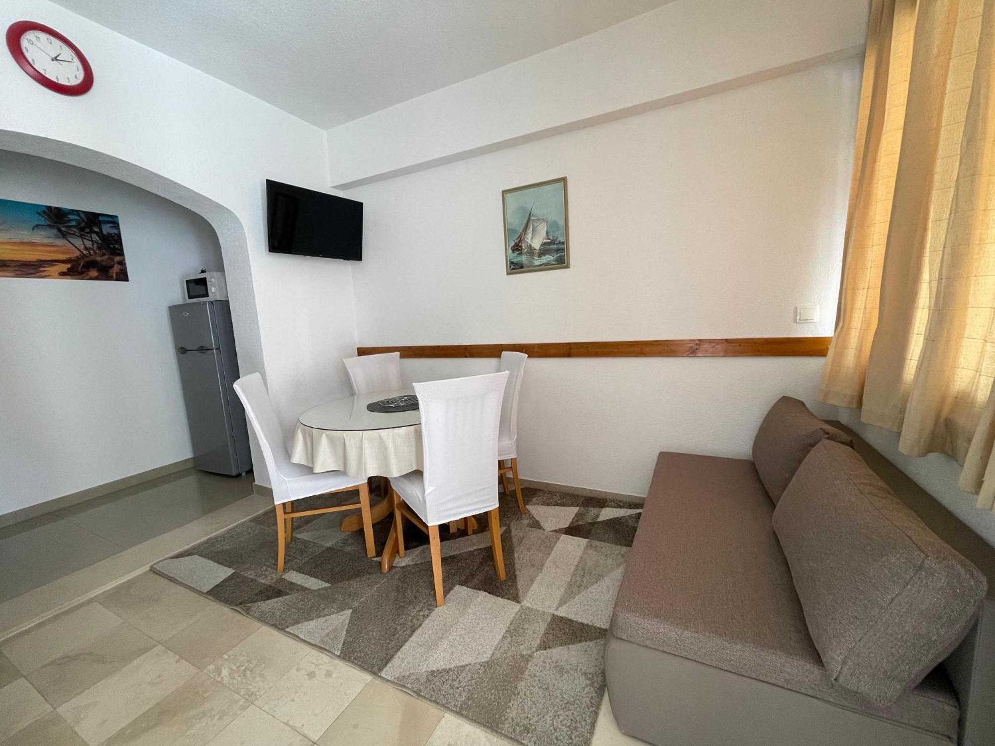 Apartmani Roko Baška Voda Esterno foto