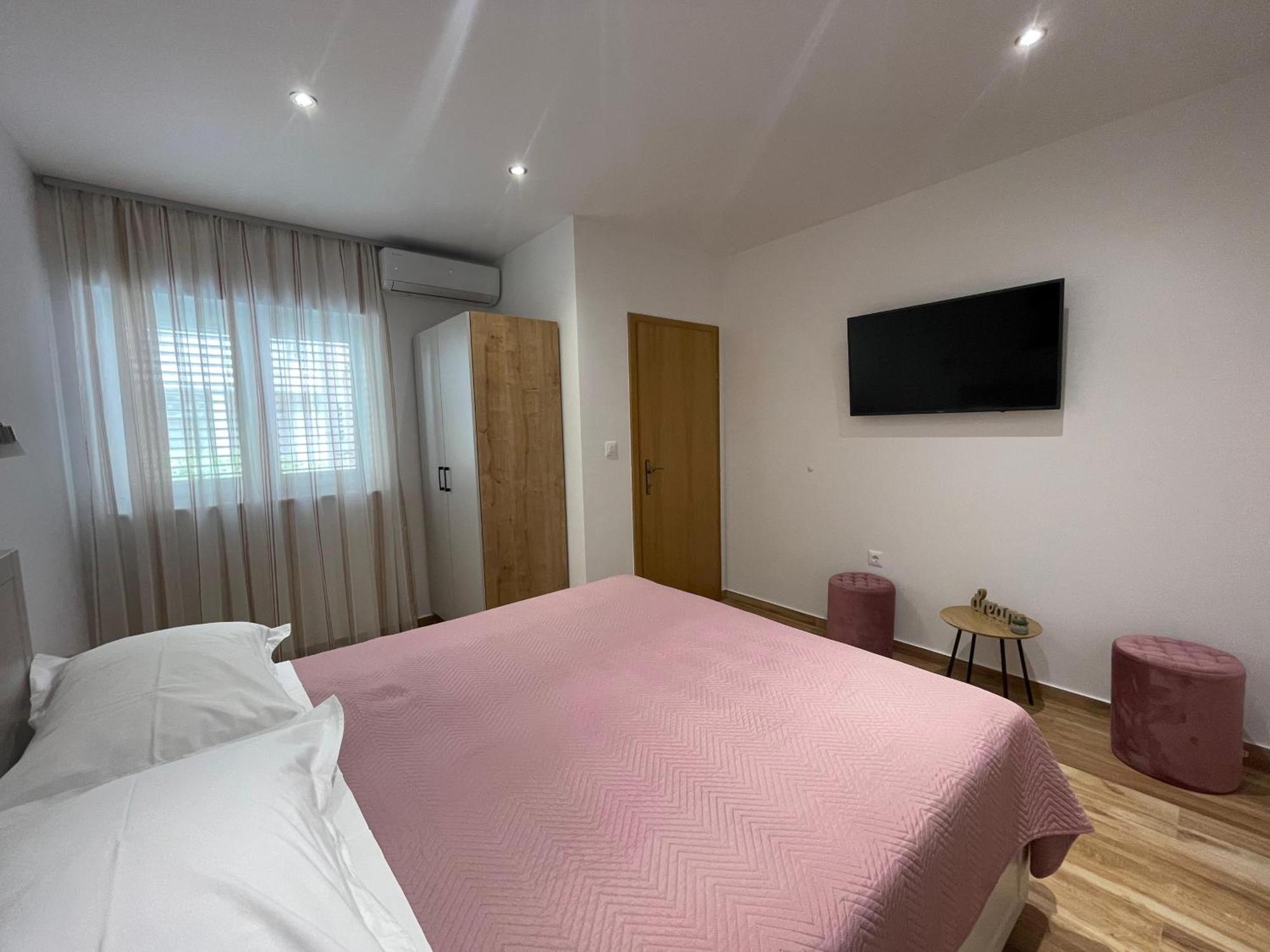 Apartmani Roko Baška Voda Esterno foto